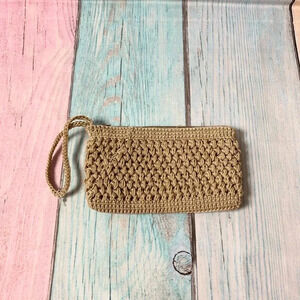Small wristlet purse/wallet